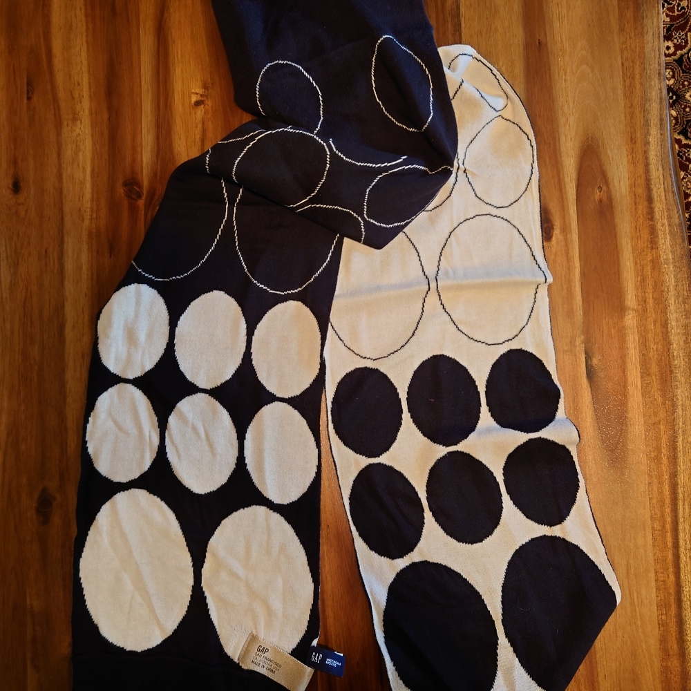 Black and White GAP 100% Cotton Reversible Scarf